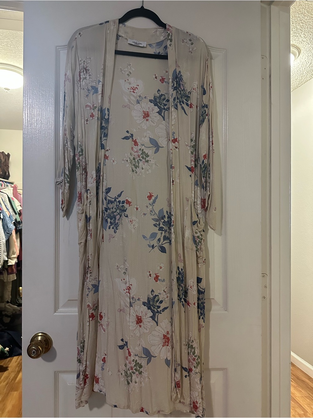Carly Jean Los Angeles Cream Floral Duster